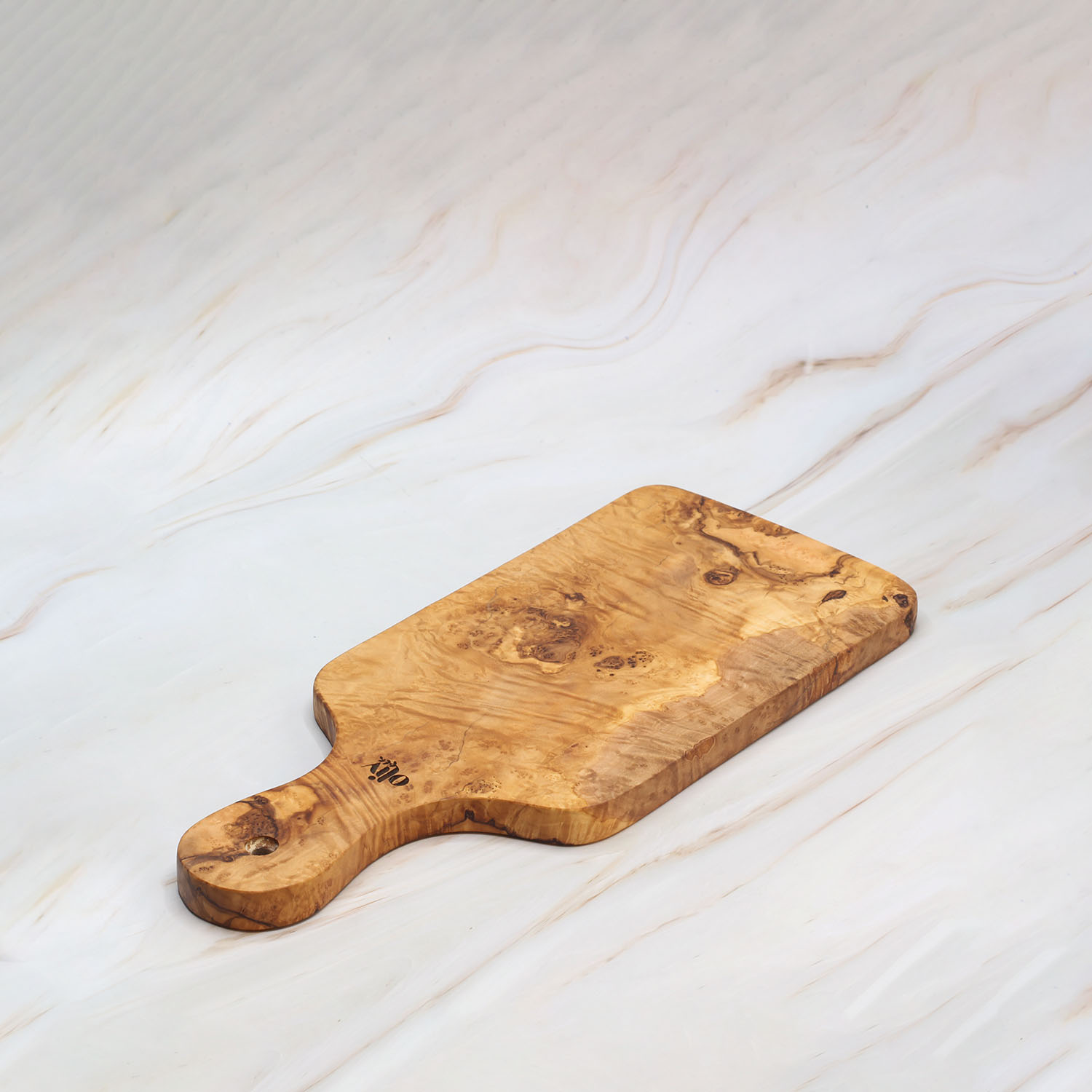 Olive Wood Cutting Board with Handle – Natural Kitchen Board 4 Olive Wood Cutting Board with Handle – Natural Kitchen Board - Image 4